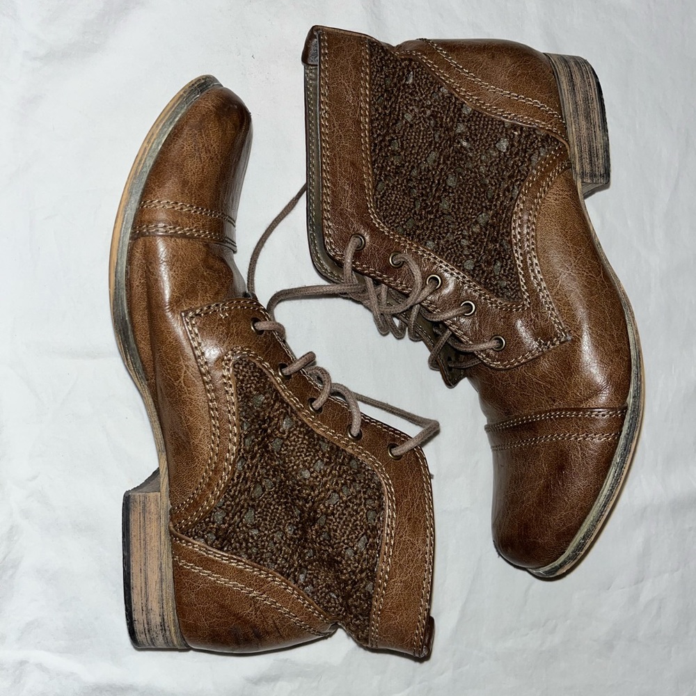 Brown Boots with Brown Lace on the Sides. Size  7 1/2